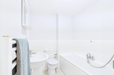 CAM01338G0-PR0156-STILL006