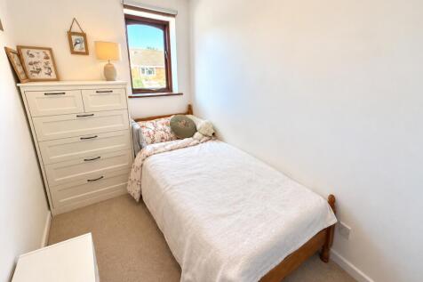 FIELDFARE CLOSE - WEYMOUTH photo 4