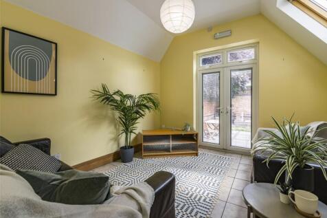 Harlaxton Drive, Nottingham, NG7 photo 3