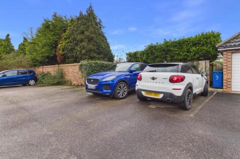 Garage &amp; Parking