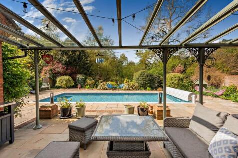 Pool &amp; Terrace