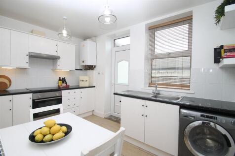 kitchen 1.JPG