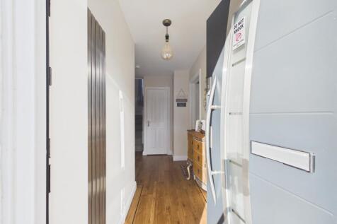 EweMove - Spalding - Nursery Way -  Hallway