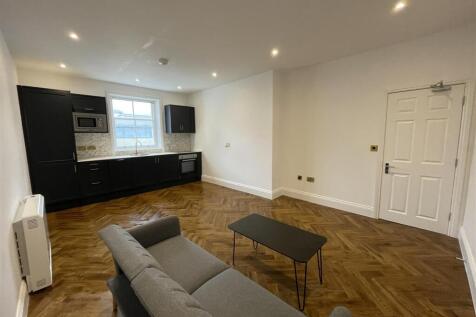 Kitchen / Living Area