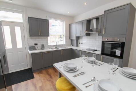 Wetherby Grove, Leeds, LS4 photo 3