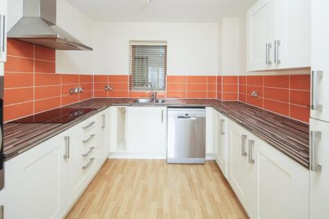 150 Queensway Court_-12.jpg