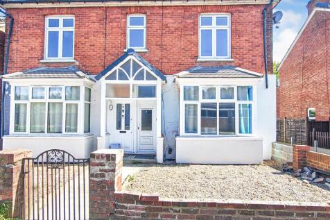 Whyteleafe, CR8 - property photo