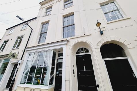 9-bed house on 6 Gloucester Street, Leamington Spa, £6,255/mo