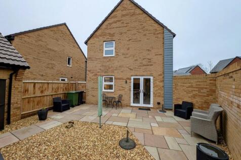 15 Crossman Way rear garden   4.jpg