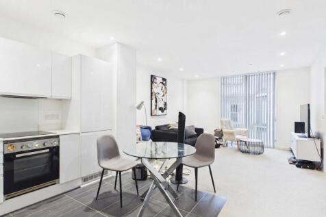 Open-Plan Kitchen / Living Area