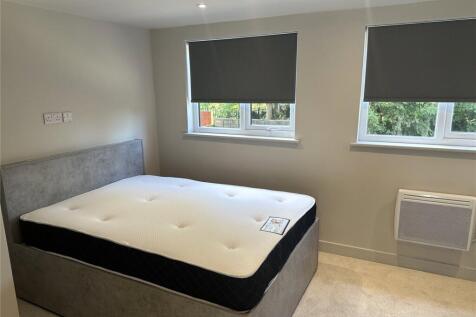 54 Newsome Road, Huddersfield, HD4 photo 4