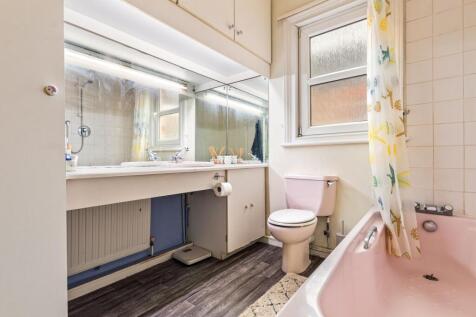 FFF - Bathroom