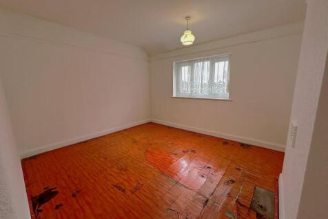 grace road bedroom 1.JPG