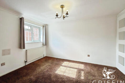 Prior Chase, Badgers Dene, Grays, RM17 photo 3