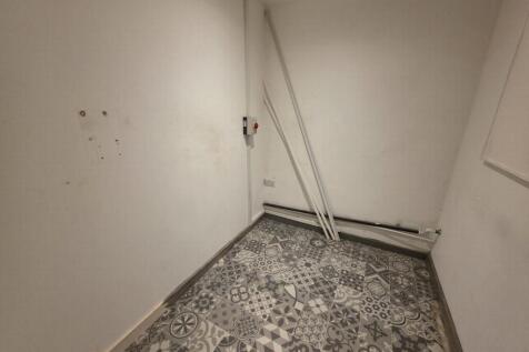 Commercial Property to rent Image 6