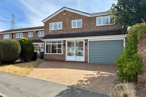 20 Chartwell Front 2.jpg