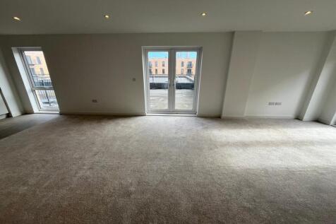 3 bedroom Apartment Three-Bedroom Apartment in Manchester  photo 4