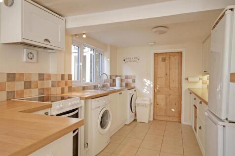 kitchen 2.jpg