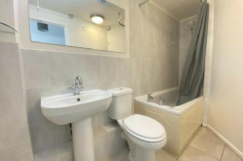 Five Trees Close, Tetbury, Gloucestershire, GL8 8DE photo 4