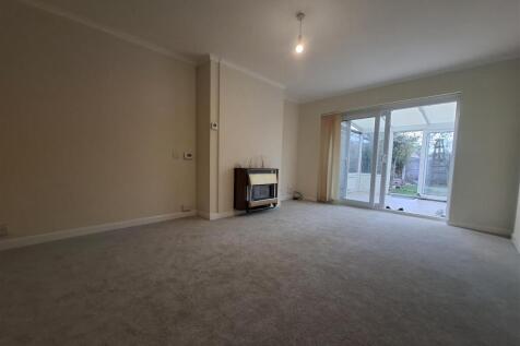 Mays Way, Potterspury, Towcester photo 3