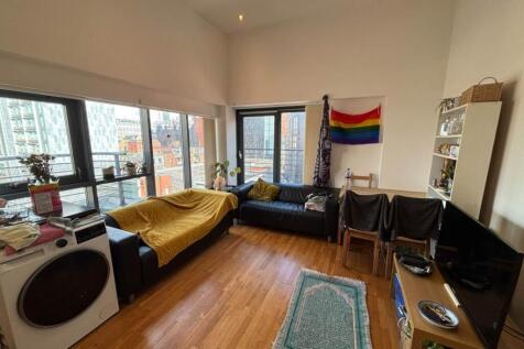 2-bed flat on Apartment 36 Pearl House, 2 Lower Ormond Street, £1,200/mo