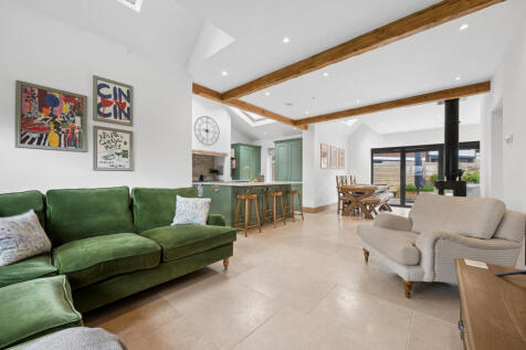 Family Kitchen/Living &amp; Dining