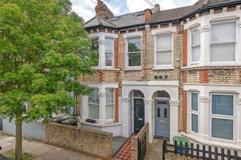 Top Floor 20 Glenrosa Street-1.jpg