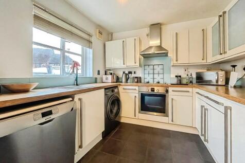 Ash Grove, Dunmow, Essex, CM6 photo 3