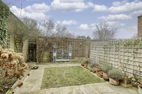 1_spinney_close_image9_18948_4.jpg