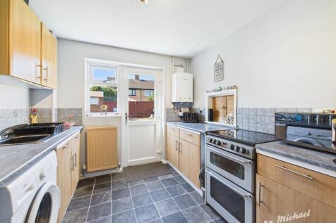 CAM02773G0-PR0297-STILL015