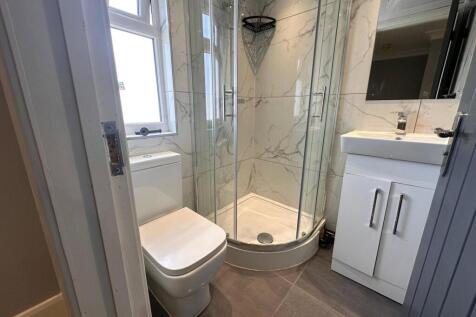 Ensuite Room Seven
