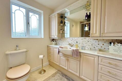 Master Ensuite