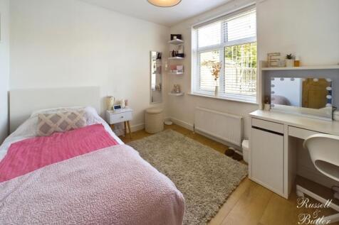 CAM01995G0-PR0205-STILL025