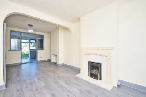 Arandora Crescent, Romford, Essex, RM6 photo 3