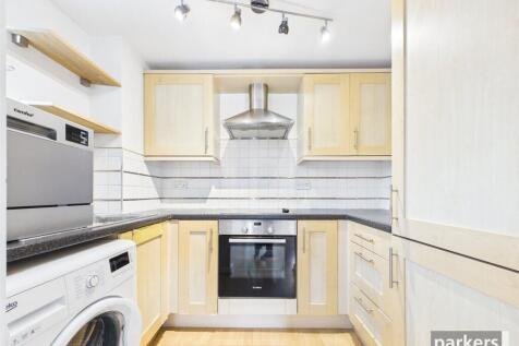 Wokingham Road, Reading, Berkshire, RG6 photo 3