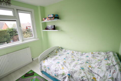 St Theresas Close, Kettering photo 3