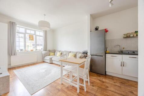 Lounge / Kitchen