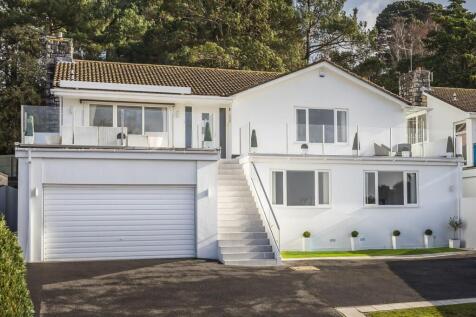 Detached with Garage &amp; Driveway