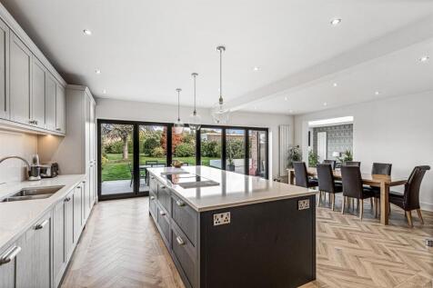 Open Plan Kitchen / Dining / Sitting Area