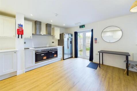 6 - 6 Bed HMO Filton.jpg