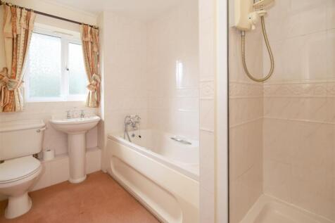 JACK &amp; JILL ENSUITE
