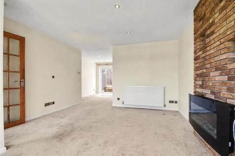 Walnut Crescent, Malvern, Worcestershire, WR14 photo 4
