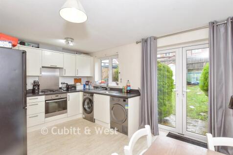 Kitchen/ Dining Area