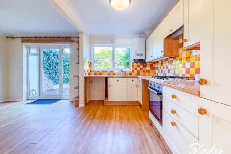 Sycamore Close , Christchurch , Dorset photo 3