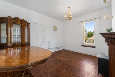 Dining Room  (5th Bedroom)