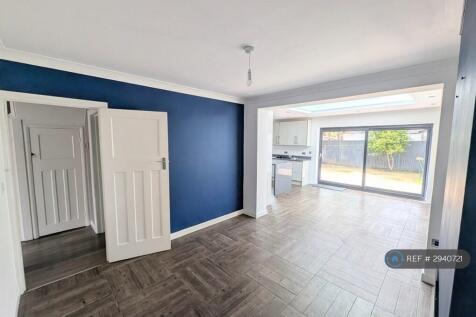 Tamarisk Avenue, Reading, RG2 photo 4
