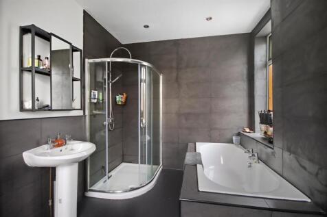 Bathroom (5).jpg