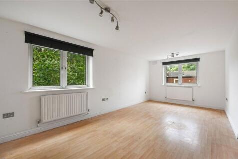 London, E3 - property photo