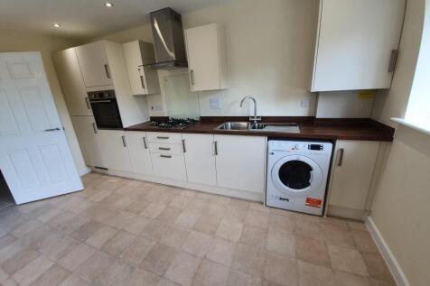 Blyth Gardens, Hedge End, Hampshire photo 3