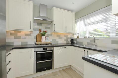 6 murray close PH28.JPG